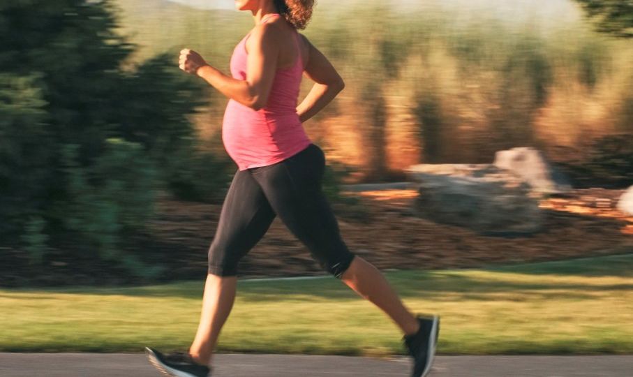 Így maradjunk fittek és egészségesek a terhesség alatt kismama tornával